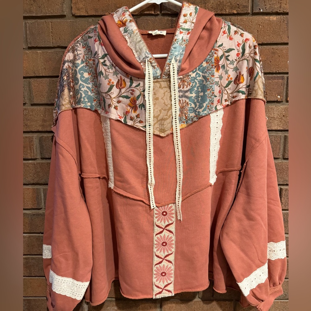 POL Patchwork Floral Hoodie - Rust and Cream size medium M New